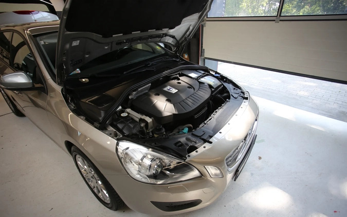 Volvo V60 cena 44900 przebieg: 78000, rok produkcji 2012 z Wrocław małe 121